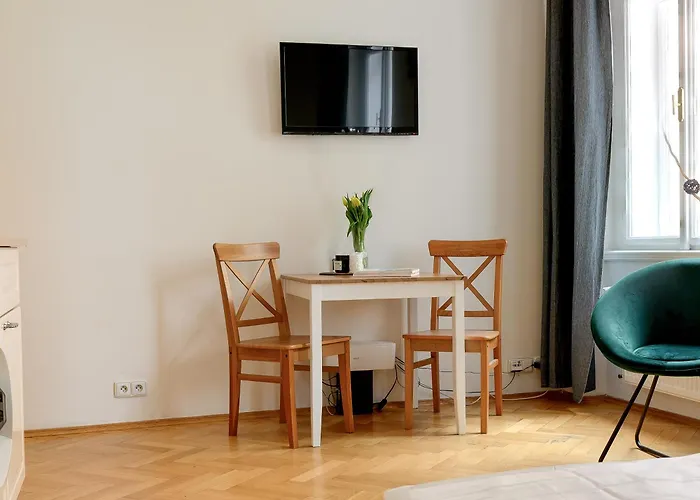 Cosy Central Apartment In Zizkov